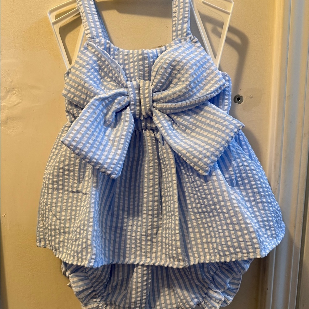New Seersucker Bow Diaper Set - Picture 2 of 9